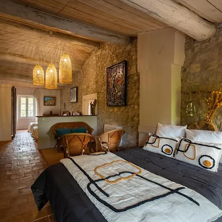 Prieure Saint-louis Bed & Breakfast *