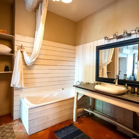 Prieure Saint-louis Bed & Breakfast Floure